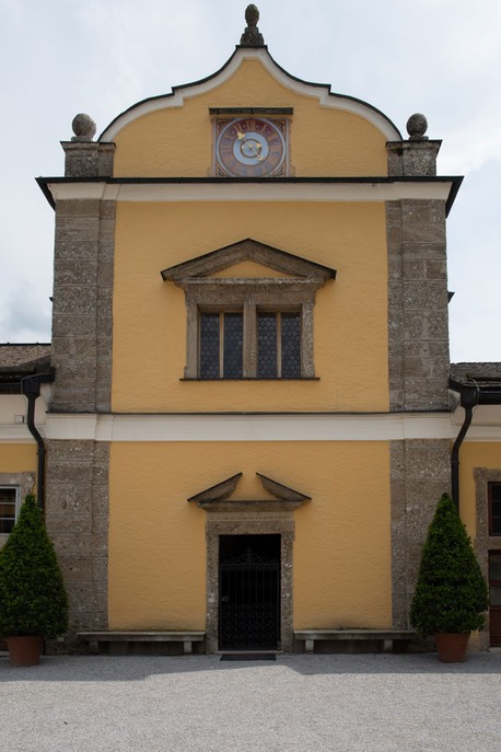 11 Hellbrunn Hof 1