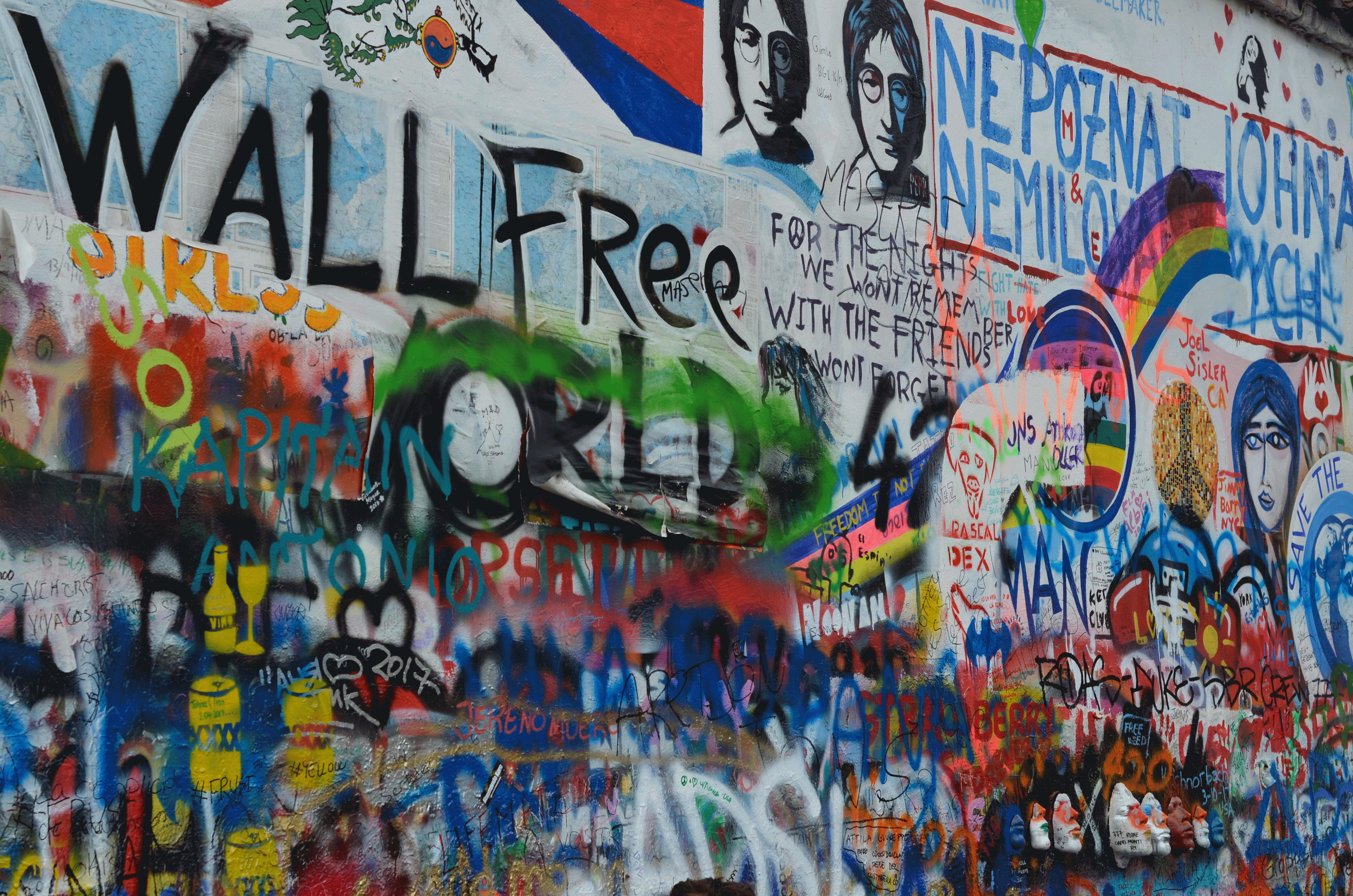 21_JohnLennonWall_2